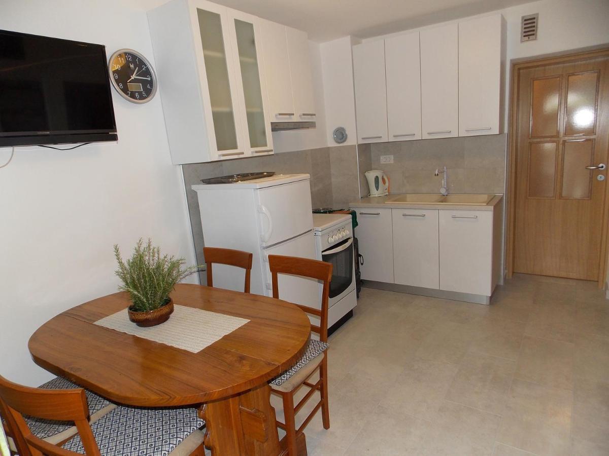 Apartments Miro Kornić Eksteriør bilde